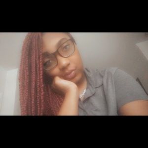 Meet your Posher, Ebony